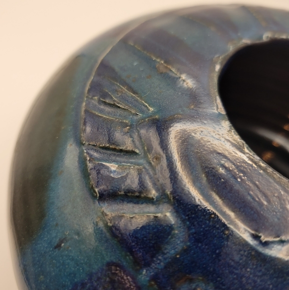 Handthrown Art Pottery Drip Glaze Vase. Beautiful Texture and design. - Picture 5 of 7